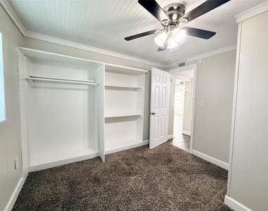 414 Murex Street - Photo Thumbnail 10