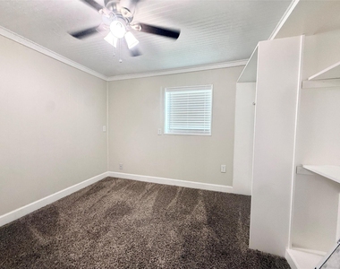 414 Murex Street - Photo Thumbnail 9