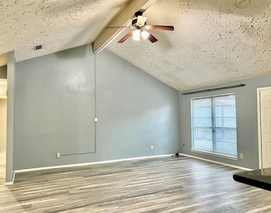 15950 Manfield Drive - Photo Thumbnail 7