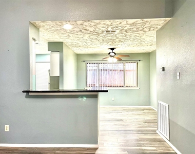 15950 Manfield Drive - Photo Thumbnail 4