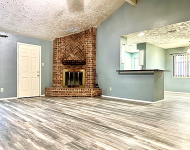 15950 Manfield Drive - Photo Thumbnail 3