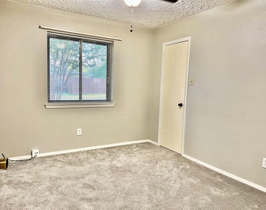 15950 Manfield Drive - Photo Thumbnail 10