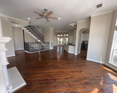 1304 Dart Street - Photo Thumbnail 8