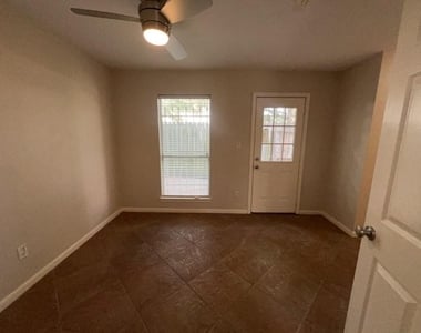 1304 Dart Street - Photo Thumbnail 7
