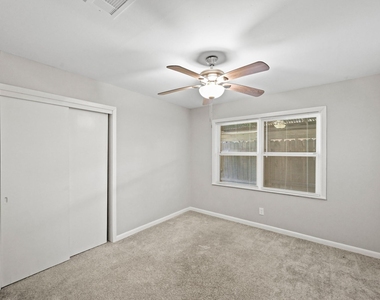 605 West Avenue - Photo Thumbnail 22