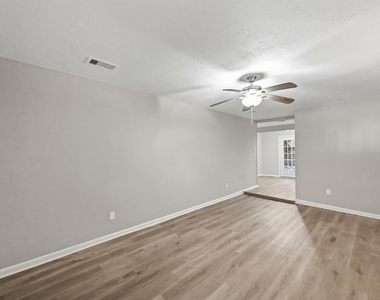 605 West Avenue - Photo Thumbnail 2