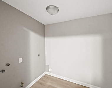 605 West Avenue - Photo Thumbnail 8
