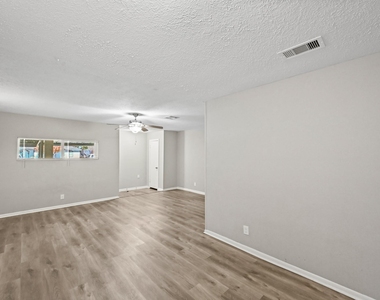 605 West Avenue - Photo Thumbnail 4