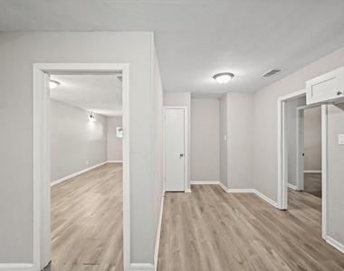 605 West Avenue - Photo Thumbnail 11