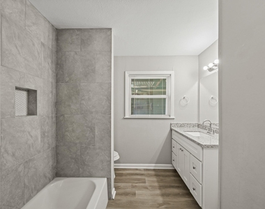 605 West Avenue - Photo Thumbnail 24