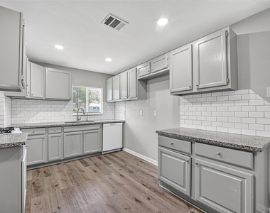 3408 Palm Avenue - Photo Thumbnail 18