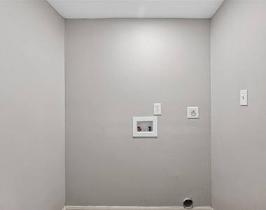 3408 Palm Avenue - Photo Thumbnail 20