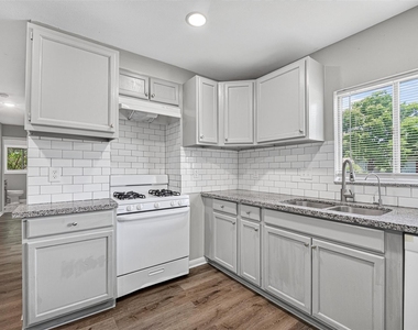 3408 Palm Avenue - Photo Thumbnail 12