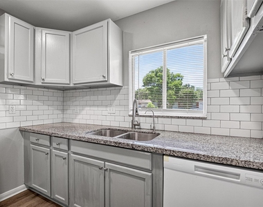 3408 Palm Avenue - Photo Thumbnail 13
