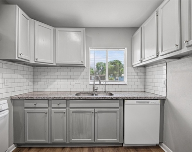 3408 Palm Avenue - Photo Thumbnail 15
