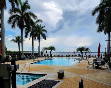 2825 Palm Beach Boulevard - Photo Thumbnail 1