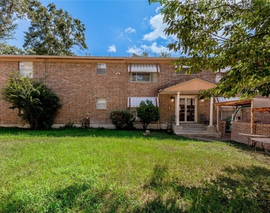 818 University Avenue - Photo Thumbnail 21