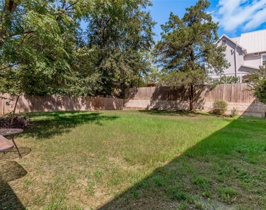 818 University Avenue - Photo Thumbnail 24