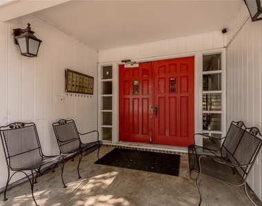 818 University Avenue - Photo Thumbnail 1