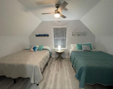 203 Sea Oats Drive - Photo Thumbnail 2