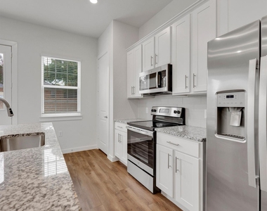 2709-501 Rockhill Road - Photo Thumbnail 11