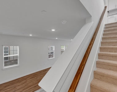 2709-501 Rockhill Road - Photo Thumbnail 13