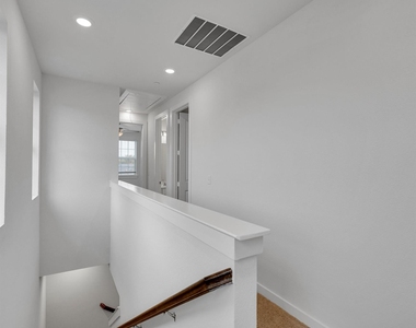 2709-501 Rockhill Road - Photo Thumbnail 18