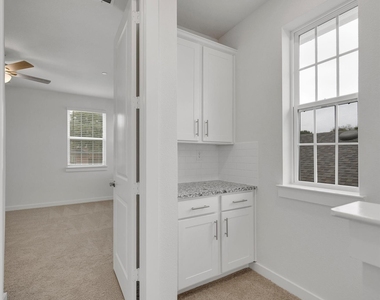 2709-501 Rockhill Road - Photo Thumbnail 14