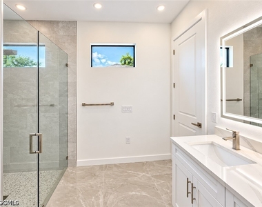 1122 Nw 15th Street - Photo Thumbnail 9