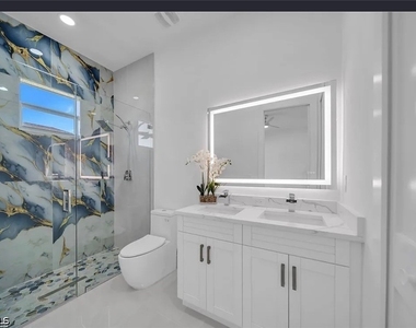 320 Poplar Street - Photo Thumbnail 7