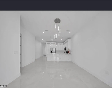 320 Poplar Street - Photo Thumbnail 6