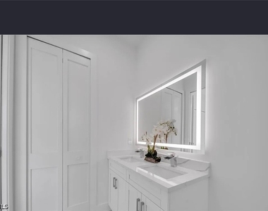 320 Poplar Street - Photo Thumbnail 4