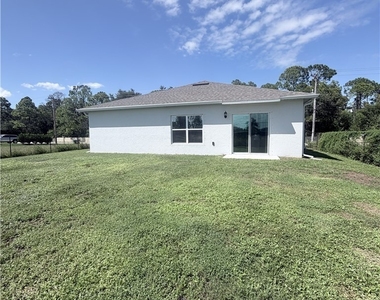 328 Jacaranda Parkway E - Photo Thumbnail 14