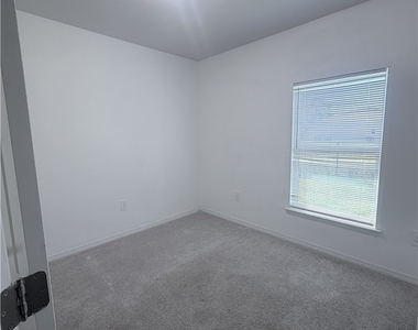 328 Jacaranda Parkway E - Photo Thumbnail 5