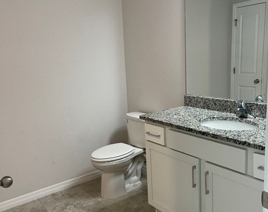 328 Jacaranda Parkway E - Photo Thumbnail 11