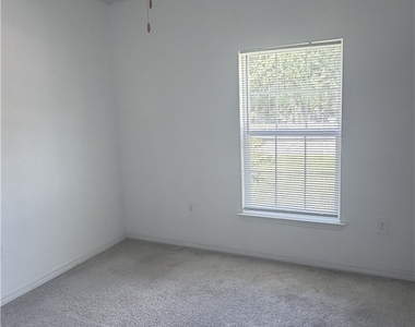 328 Jacaranda Parkway E - Photo Thumbnail 4