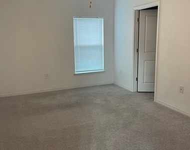 328 Jacaranda Parkway E - Photo Thumbnail 9