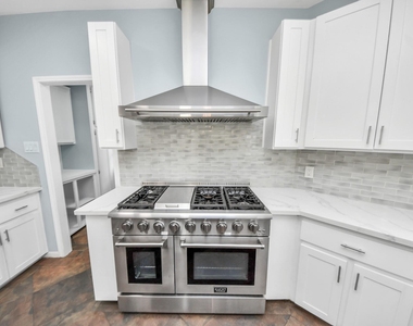 622 Fernglade Drive - Photo Thumbnail 12
