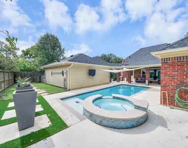 622 Fernglade Drive - Photo Thumbnail 29