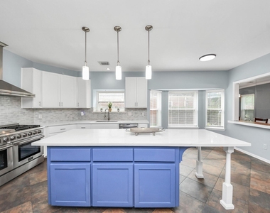 622 Fernglade Drive - Photo Thumbnail 11