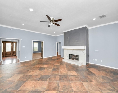 622 Fernglade Drive - Photo Thumbnail 5