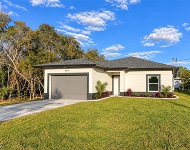 767 Crystal Avenue S - Photo Thumbnail 7