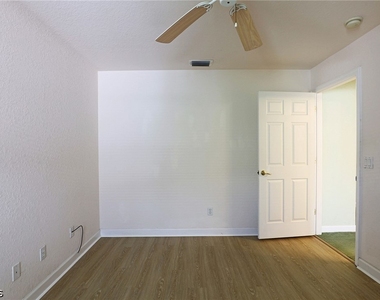 13927 Lily Pad Circle - Photo Thumbnail 7