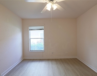 13927 Lily Pad Circle - Photo Thumbnail 8