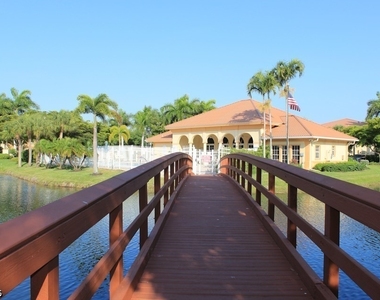 15441 Bellamar Circle - Photo Thumbnail 16