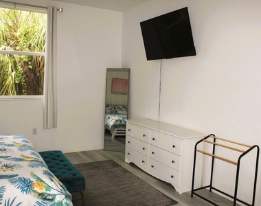 15441 Bellamar Circle - Photo Thumbnail 13