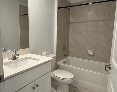 2901 Nw 18th Place - Photo Thumbnail 13