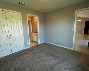 1011 Nw 22nd Terrace - Photo Thumbnail 20