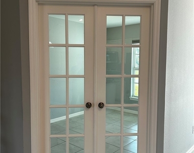 1011 Nw 22nd Terrace - Photo Thumbnail 21