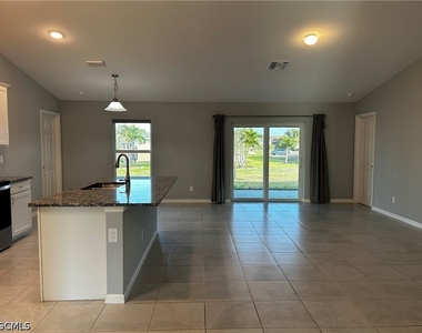 1011 Nw 22nd Terrace - Photo Thumbnail 2